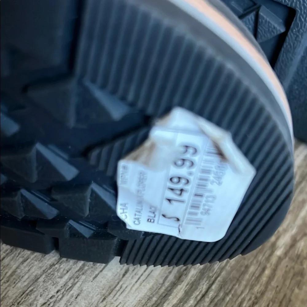 Chaco Black Lace Up Boots with Metal Eyelets - Picture 4 of 6